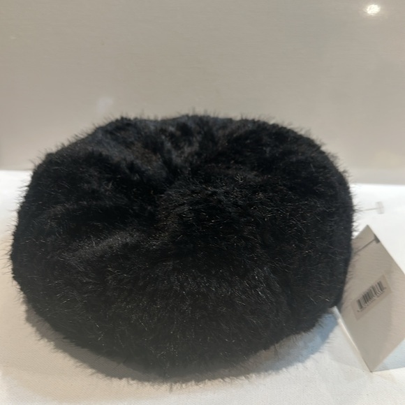 NWT  La Valentina Black Faux Fur Beanie fully lined in fabric. - Picture 6 of 6